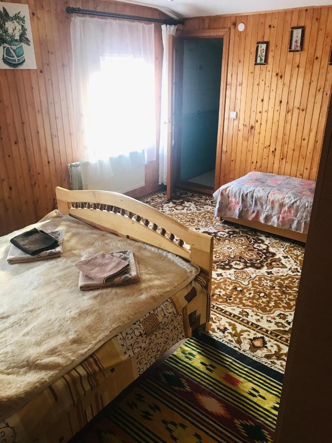 Ferienwohnung За Горбами Jaremtsche Exterior foto